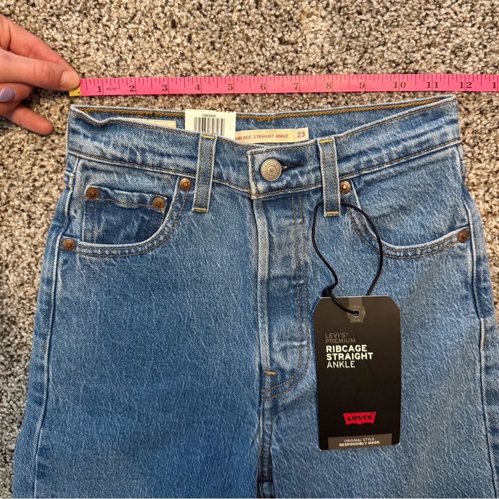 NWT Levi's Ribcage Straight Ankle Jeans - Picture 7 of 11